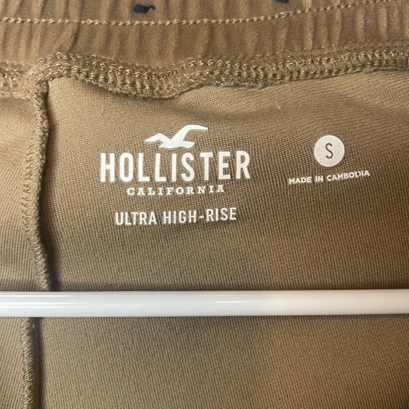 HOLLISTER - Picture 4 of 5